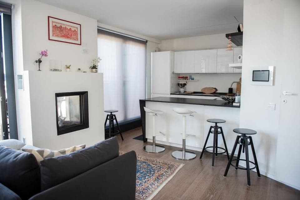 Kitchen or kitchenette, Living room, Seating area, Dining area