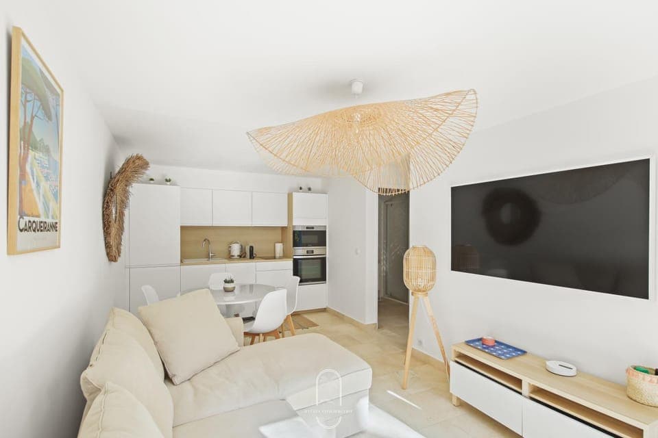 kitchen, air conditioner