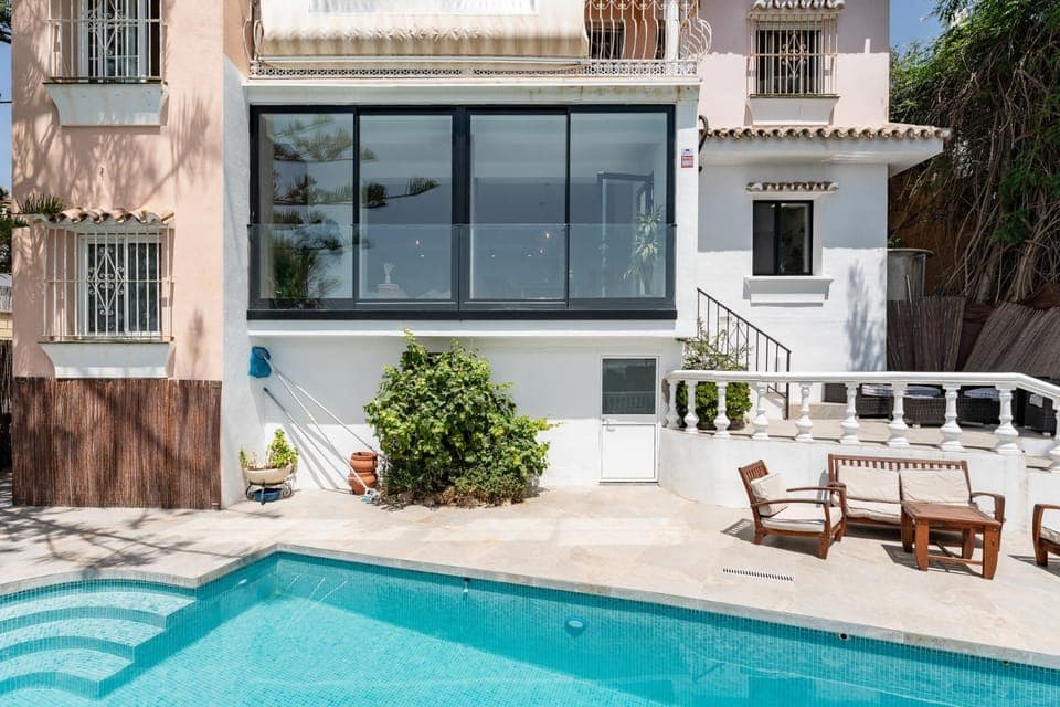 Property building, Patio, View (from property/room), Swimming pool, Swimming pool, sunbed