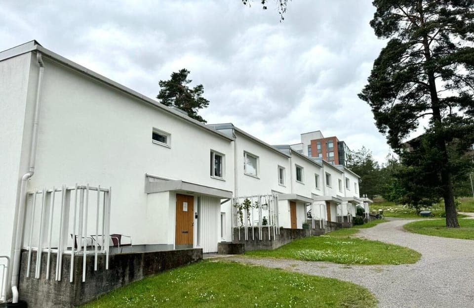 RH 90 m2 and free parking only 3 min with a car from the airport Apartment in Uusimaa