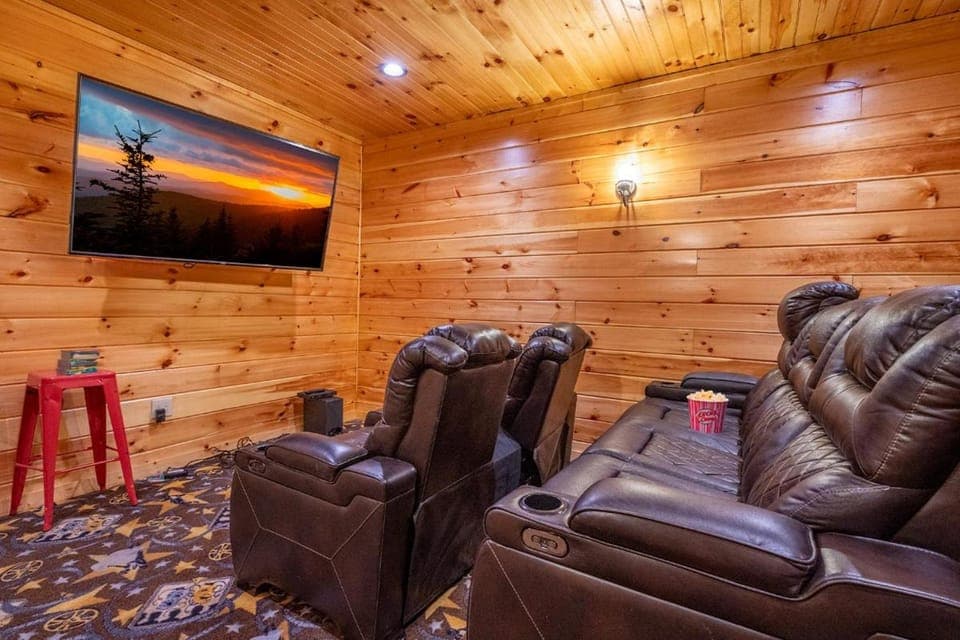 Legacy Lodge By Avada Properties House in Pigeon Forge