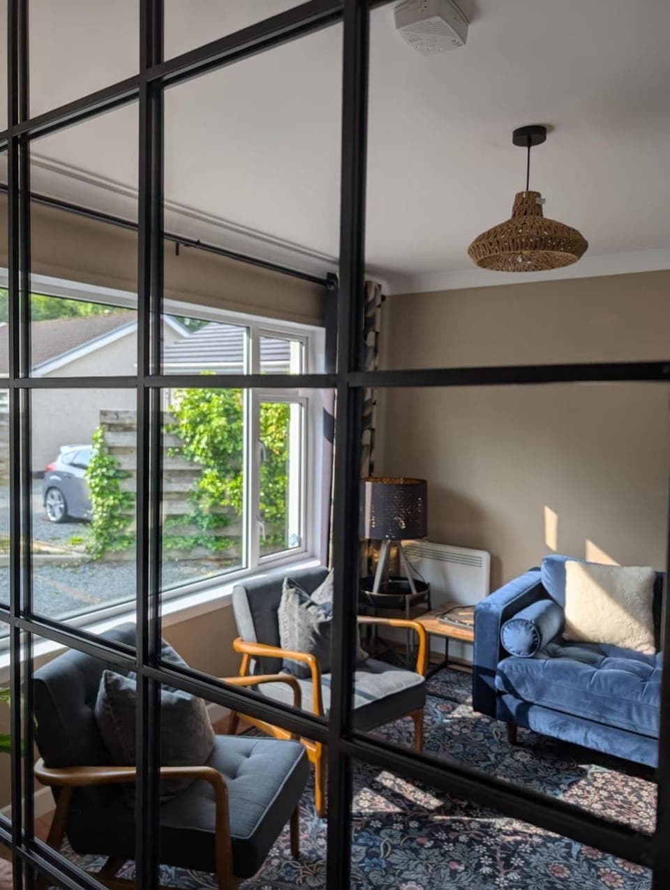 Living room, Seating area