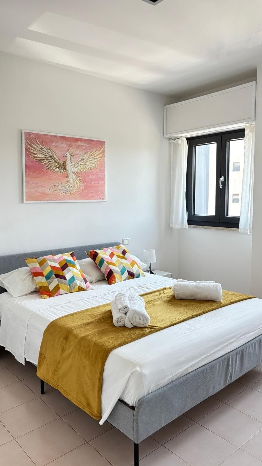 Bed, Photo of the whole room, Bedroom, towels