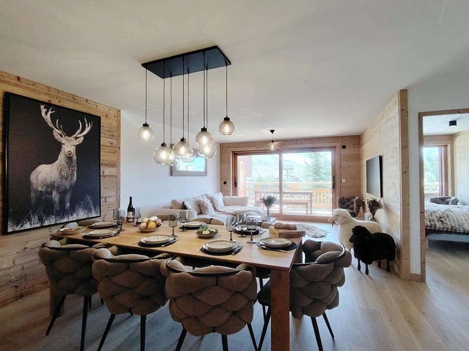 Living room, Dining area