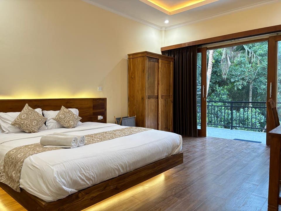 Bed, View (from property/room), Photo of the whole room, Bedroom, Garden view