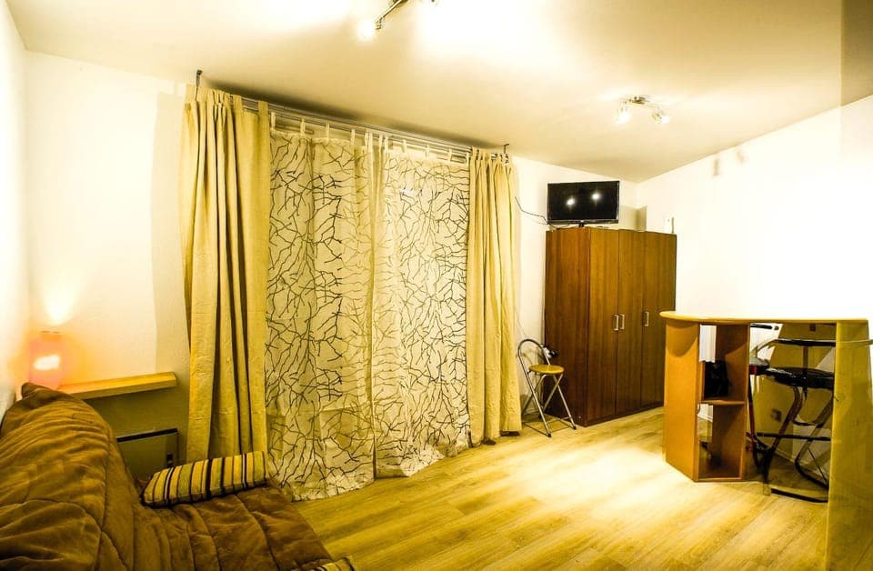 Staff, Bed, Night, Bedroom