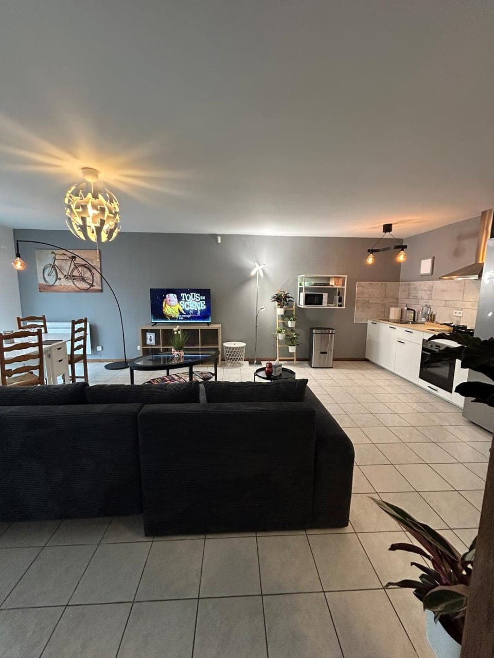 Communal lounge/ TV room, TV and multimedia, Kitchen or kitchenette, Living room, Dining area, Evening entertainment