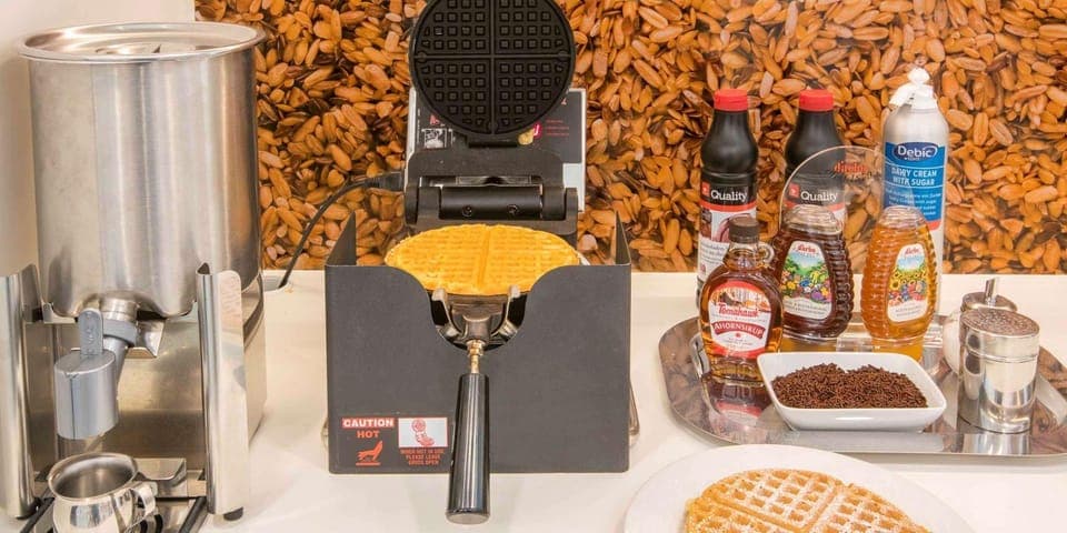 Food and drinks, Dining area, Food, Breakfast, Drinks