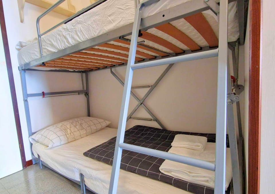bunk bed