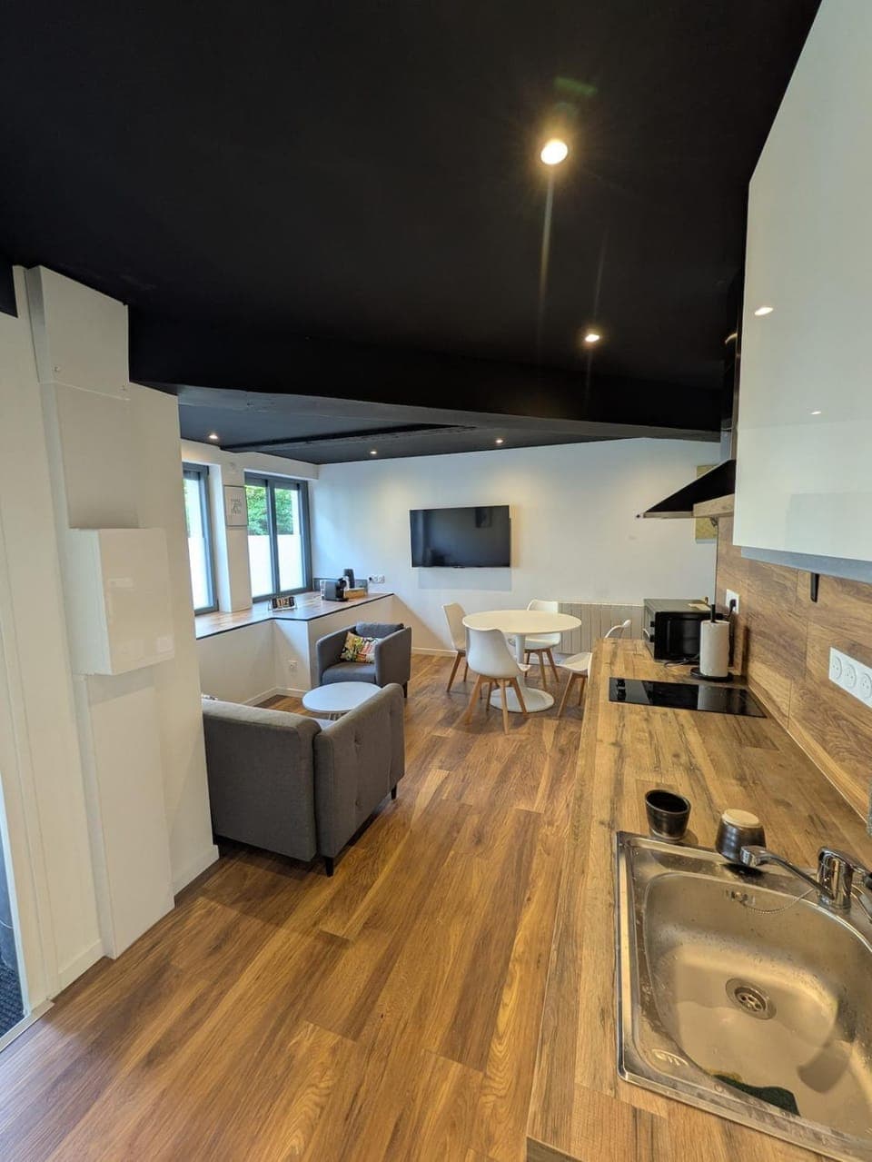 TV and multimedia, Kitchen or kitchenette, Dining area