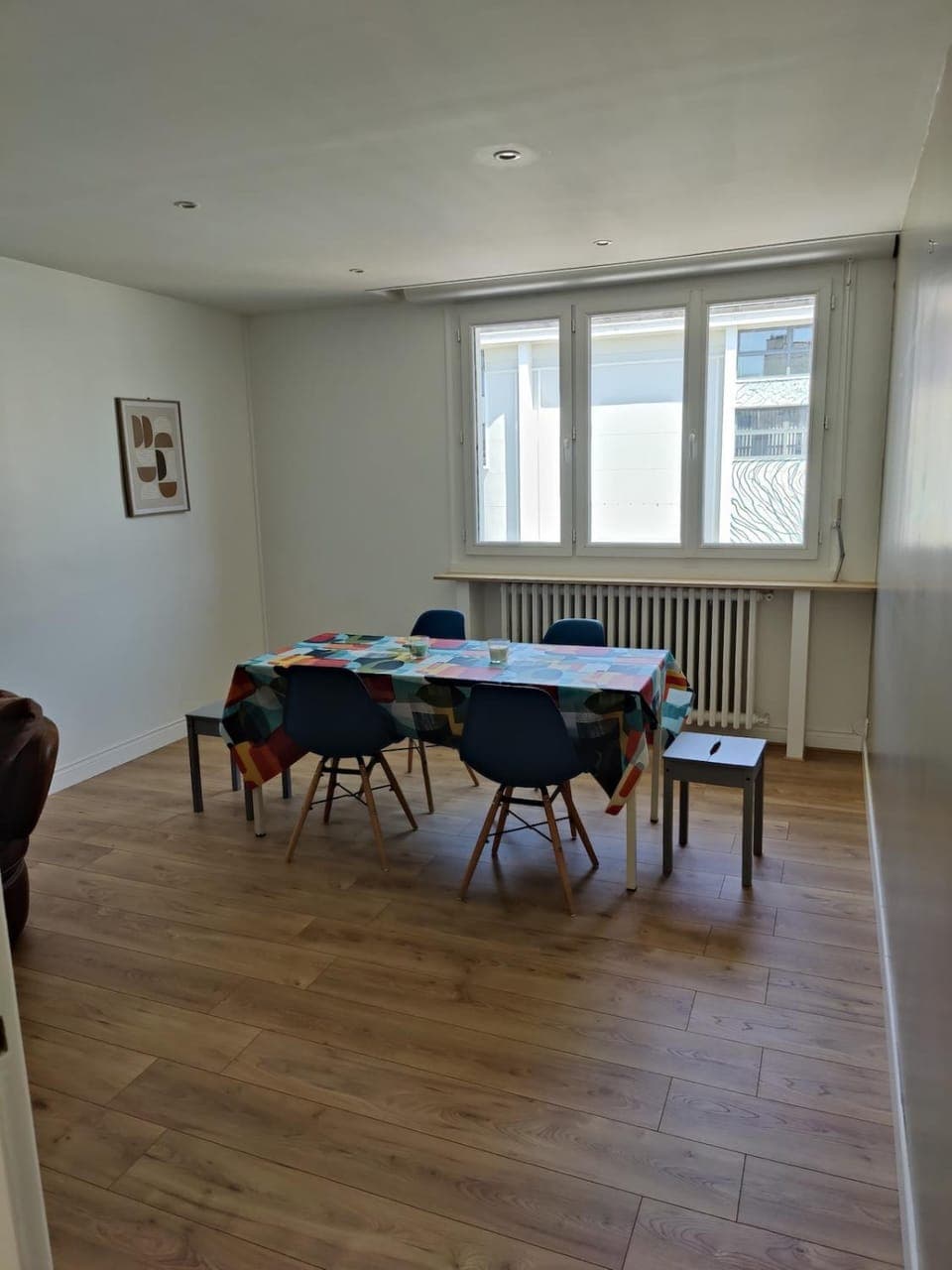 Living room, Seating area, internet