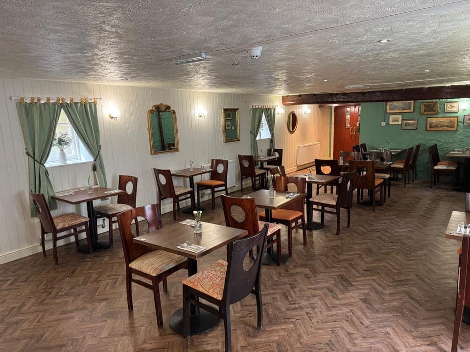 Restaurant/places to eat, Seating area