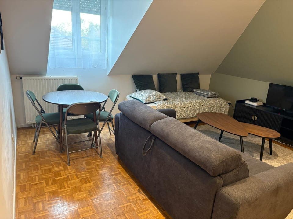 Living room, Photo of the whole room