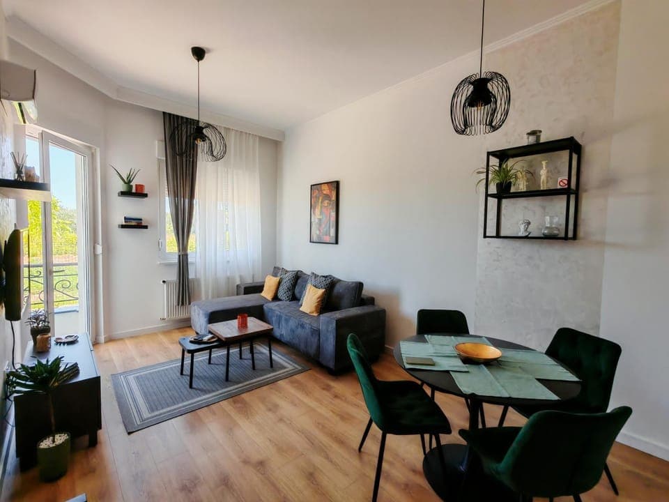 Living room, Seating area, Dining area