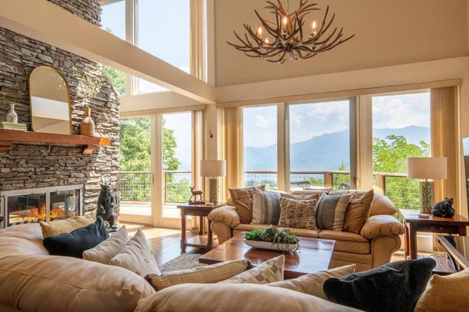 Window Wonderland By Avada Properties House in Gatlinburg