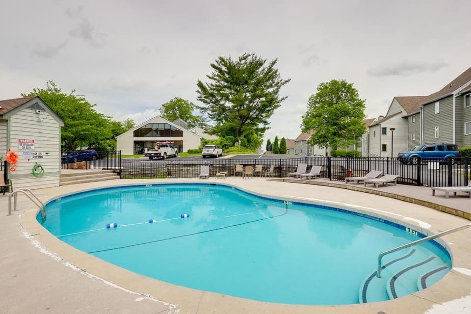 Smokies Condo 3 Mi to Nat'l Park + Hot Tub Access House in Gatlinburg