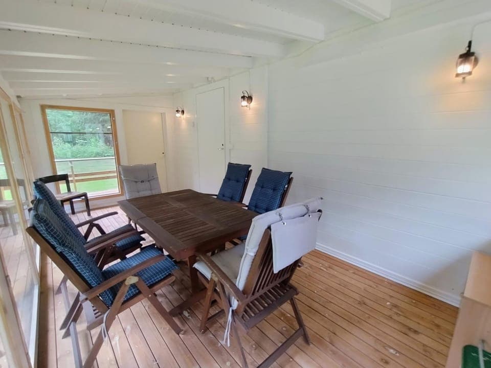 Seating area, Dining area