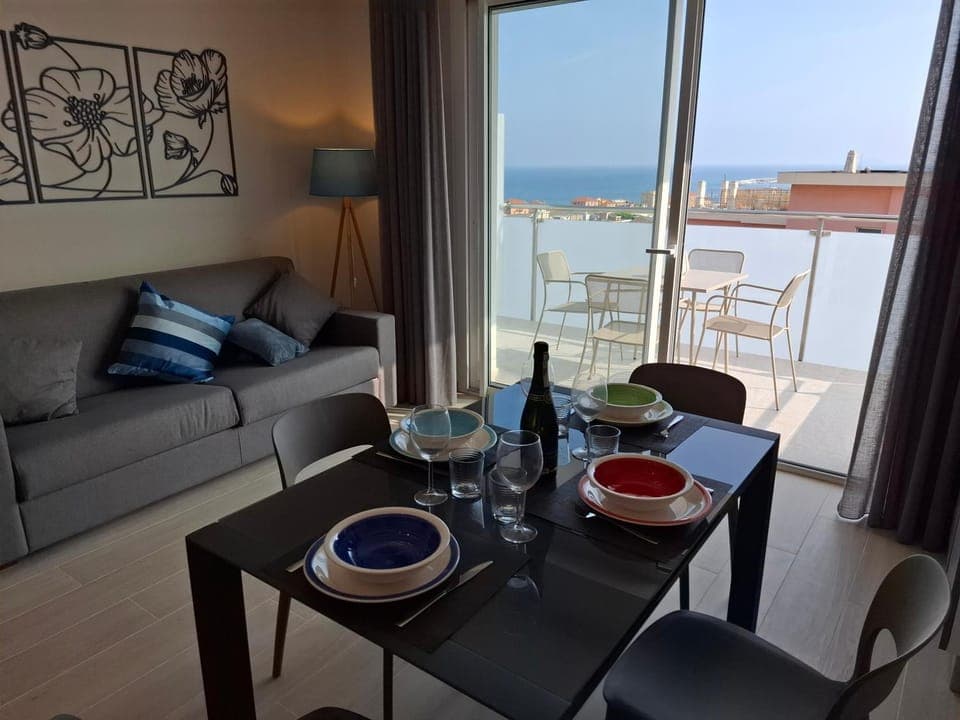 View (from property/room), Balcony/Terrace, Living room, Dining area, Sea view