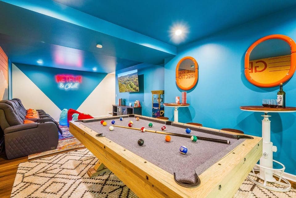 Billiard, Game Room