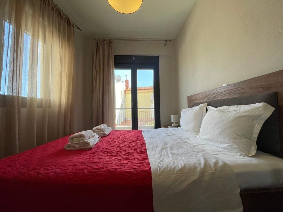 Bed, Bedroom, towels