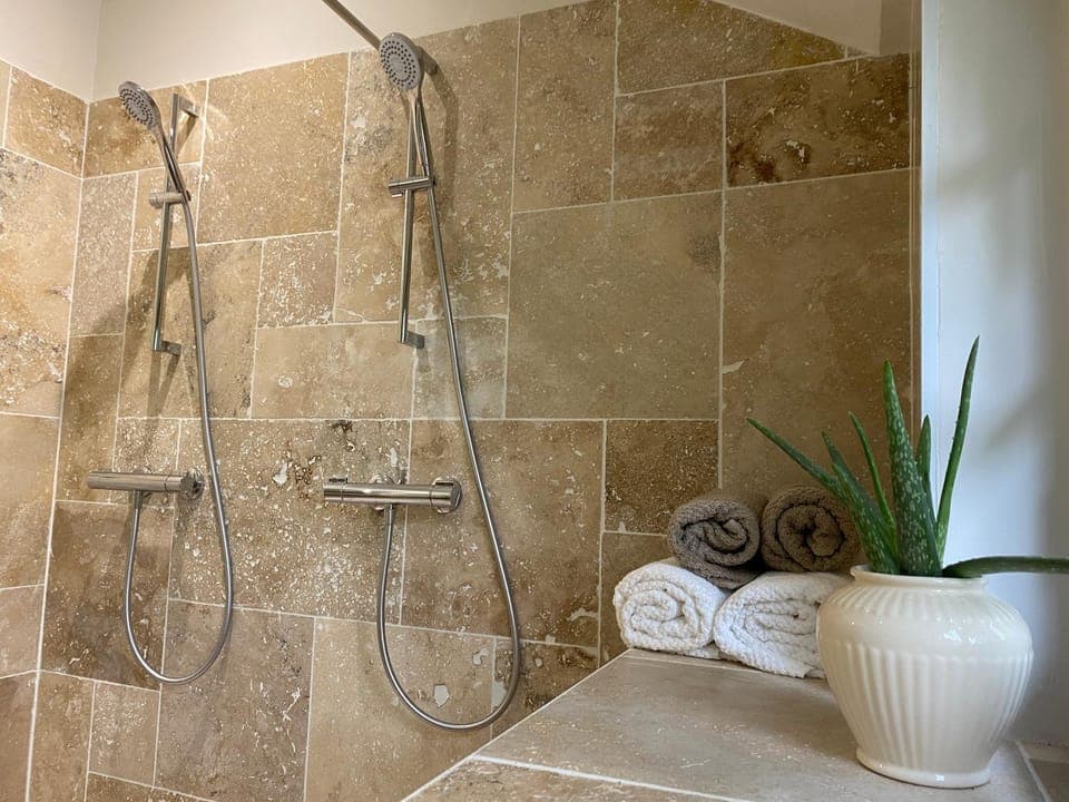 Shower, Bathroom, towels