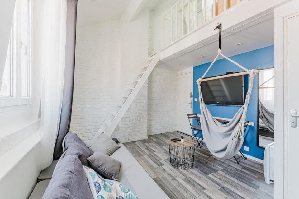 TV and multimedia, Living room, Seating area