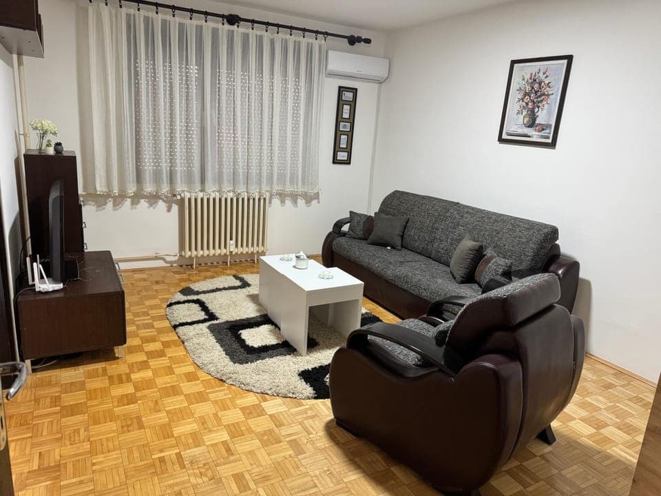 Library, TV and multimedia, Living room, Seating area, air conditioner