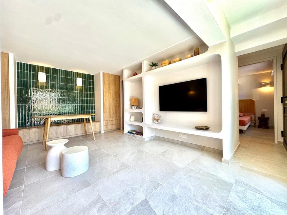 TV and multimedia, Living room, Seating area