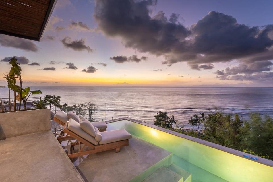 View (from property/room), Sea view, Swimming pool, sunbed