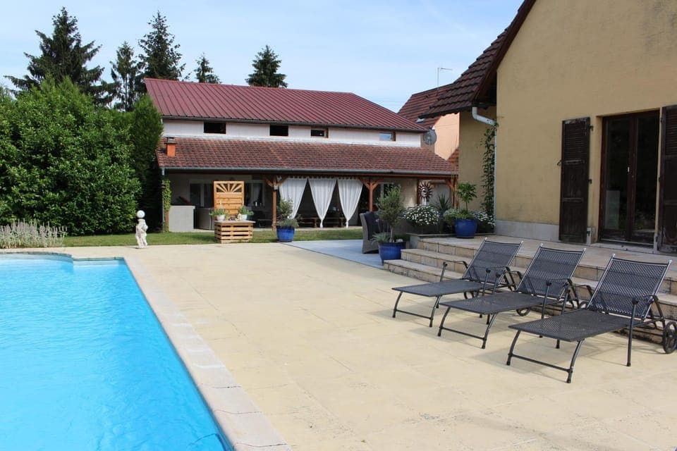 Property building, Swimming pool