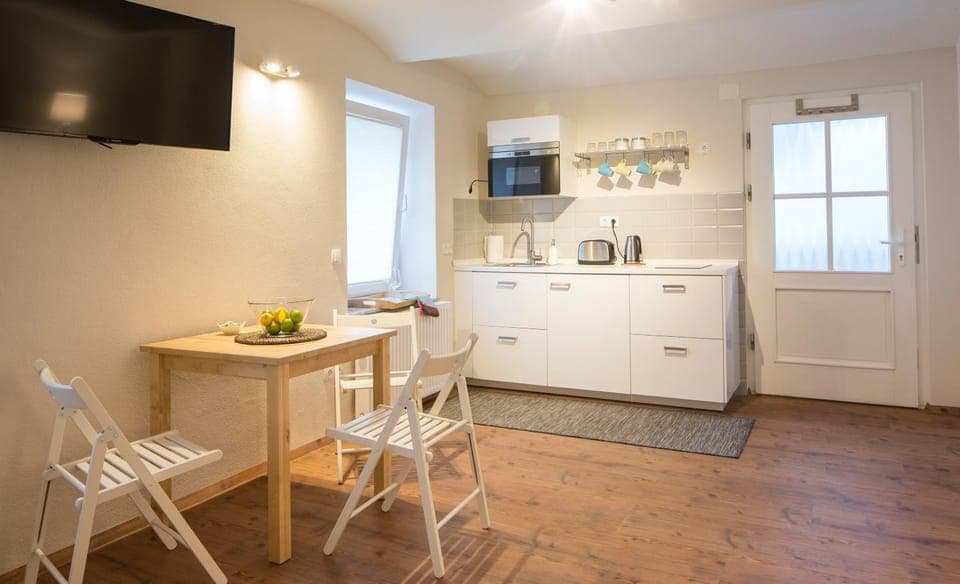 TV and multimedia, Living room, Dining area