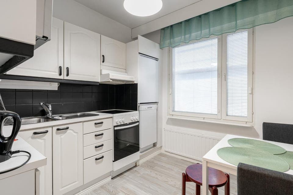 Kitchen or kitchenette, Dining area, dishwasher, pet friendly, stove, toaster