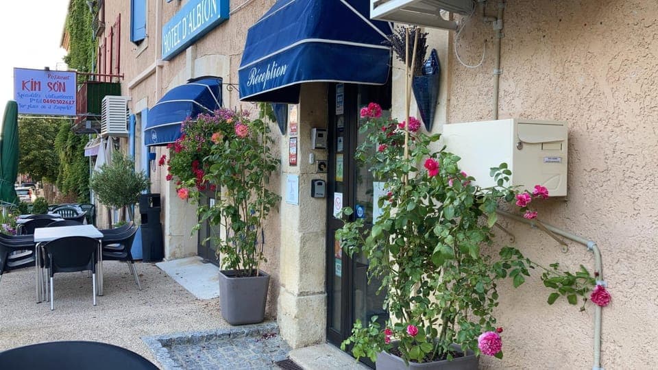 Patio, Facade/entrance