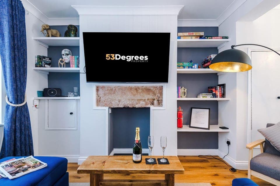 TV and multimedia, Living room, Seating area