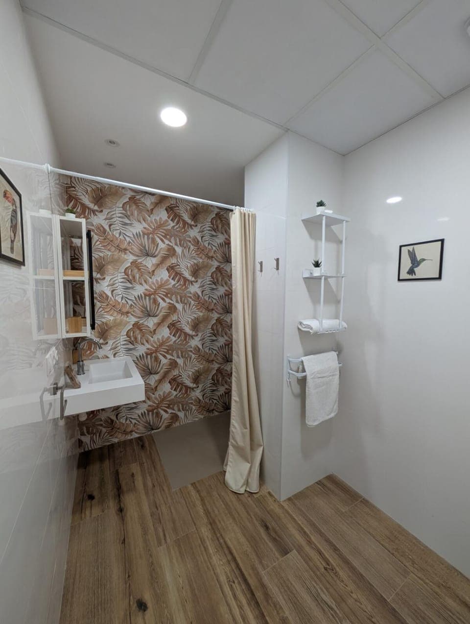 Shower, Toilet, Bathroom, towels