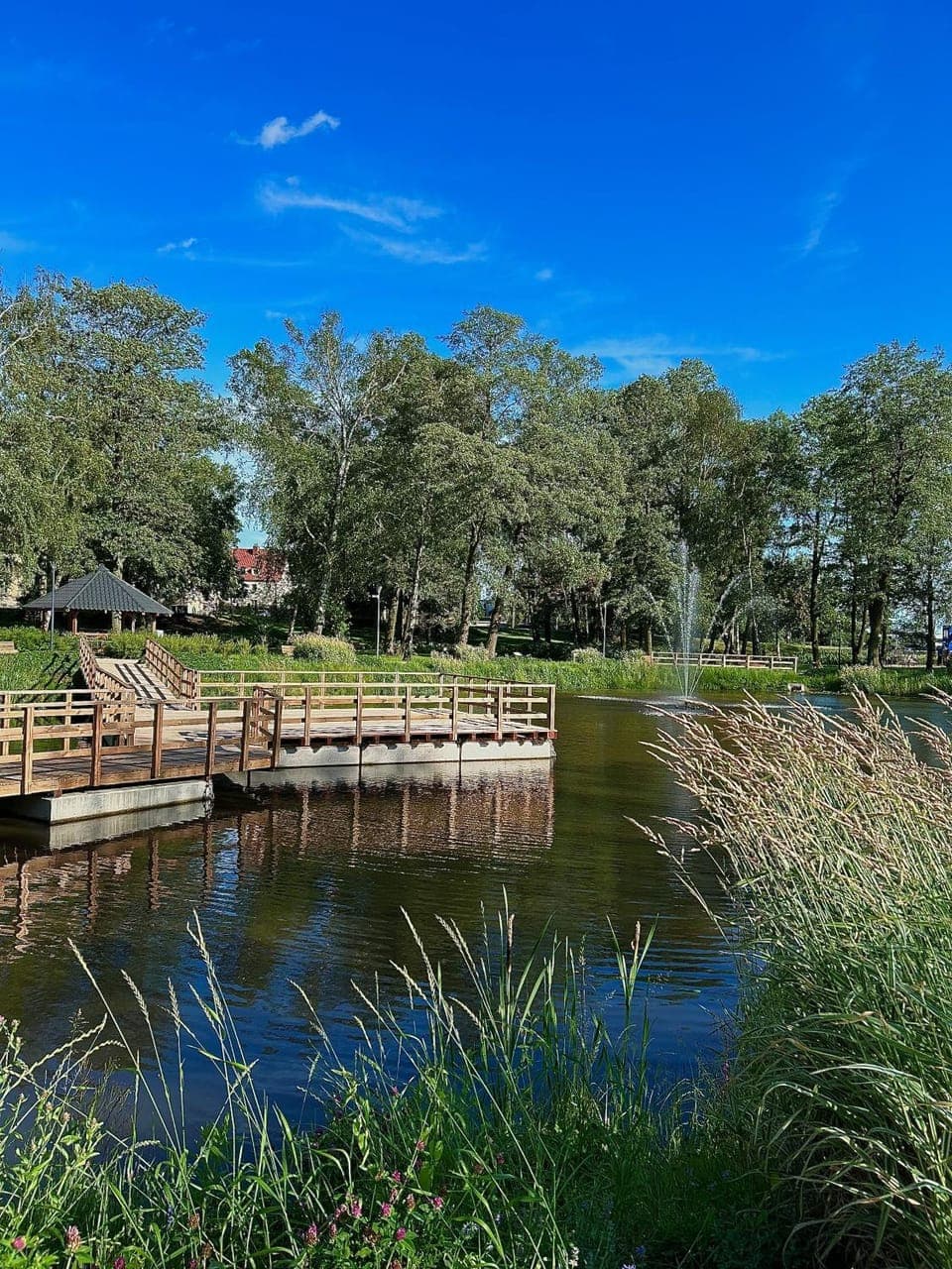 Nearby landmark, Natural landscape