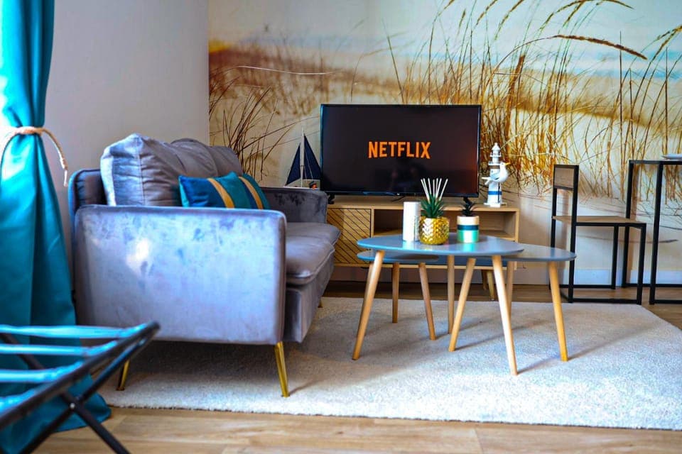 Communal lounge/ TV room, Living room