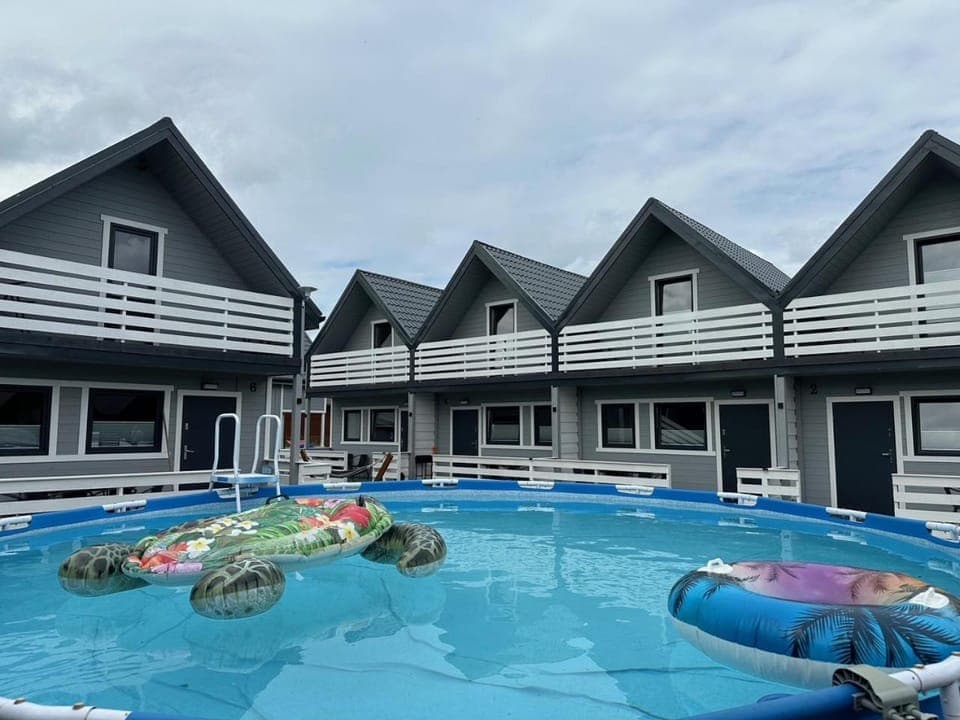 Swimming pool, Swimming pool