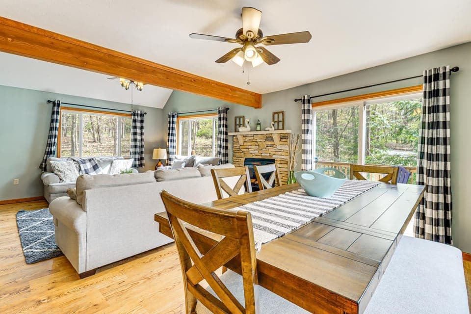 Game Room and Lake Access Albrightsville Escape House in Hickory Run State Park