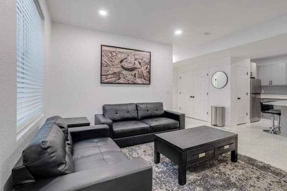 16 Mi to Dtwn Denver Modern Apt with Patio Apartment in Commerce City