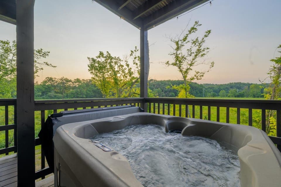 Natural landscape, Hot Tub, View (from property/room), Balcony/Terrace