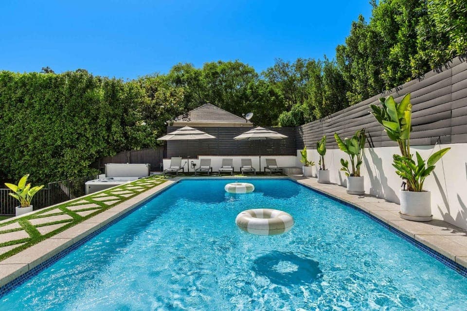 Spring, Day, Garden, Garden view, Pool view, Swimming pool, sunbed