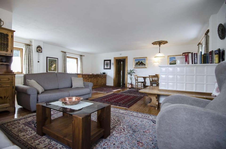 Communal lounge/ TV room, Living room