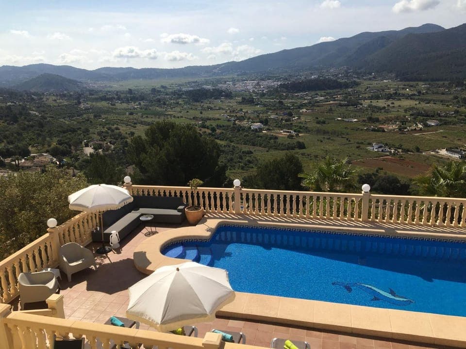 View (from property/room), Mountain view, Pool view, Swimming pool