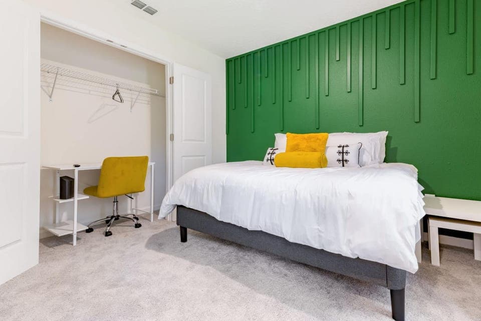 Bed, Seating area, Bedroom