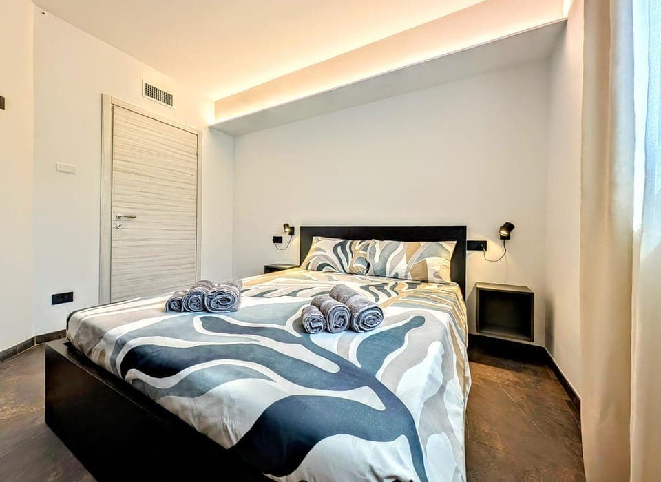 Bed, Photo of the whole room, Bedroom, towels, wardrobe