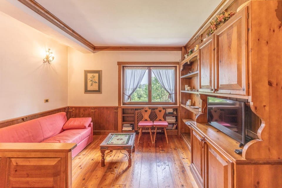 Communal lounge/ TV room, Living room