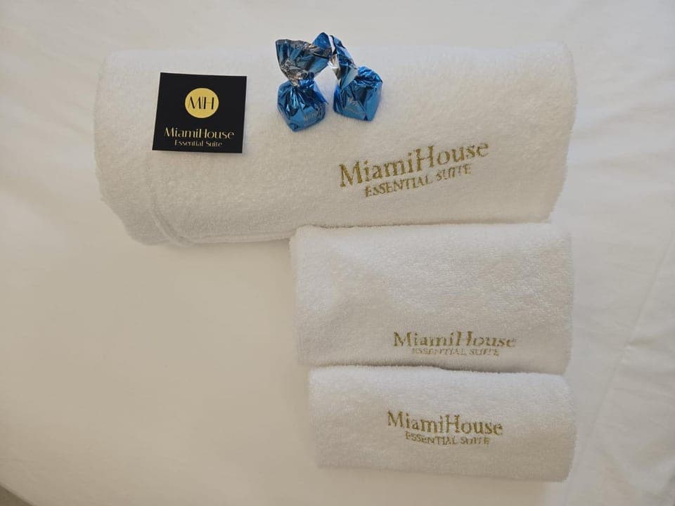 Property logo or sign, Logo/Certificate/Sign, Logo/Certificate/Sign, Bedroom, Guests