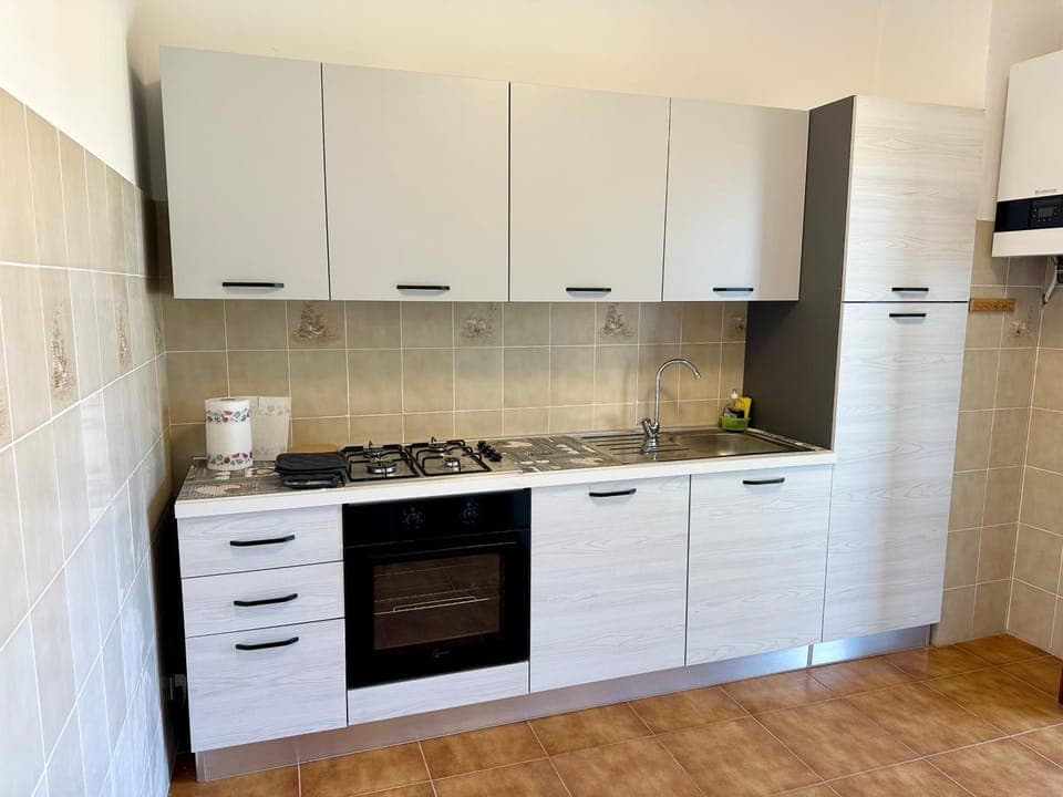 Kitchen or kitchenette, dishwasher