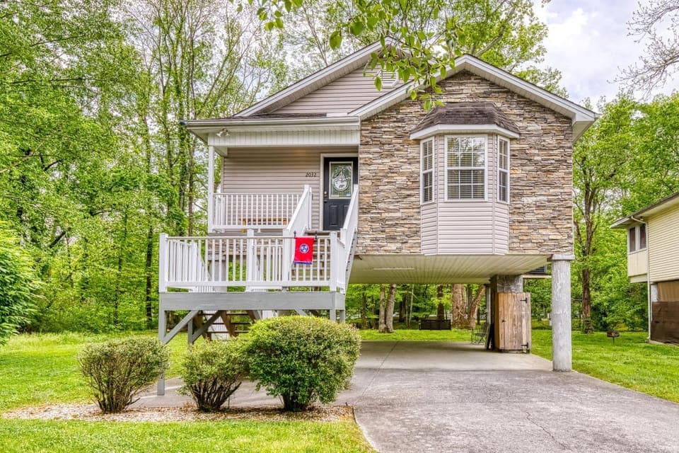Creekside Cottage Chalet in Pigeon Forge